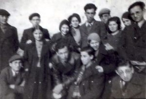 מאי 1936, ביטמן למעלה במרכז.