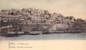 גלויה צבועה ביד עפ"י הצילום של בונפיס. אפשר לראות כאן ובמקומות רבים נוספים בתעוד, עד כמה רווח השימוש בתצלומים של אמני בית בונפיס, צלמי "אמריקן קולוני" ודומיהם למטרות מסחריות - כגלויות מזכרת לצליינים שהגיעו לכאן כדי לפקוד את המקומות הקדושים (לנצרות בעיקר), למטיילים חוקרי הלבנט ולסתם הרפתקנים.