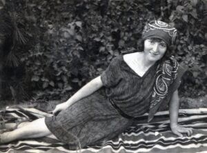 חליה לרר (1906-1959) בפורטרט יפה !