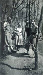 כיתוב: טיול ביער וינה, אביב 1935