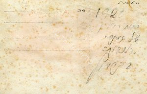 על גב התמונה:
1926, כתות הילדים של גמנסיה "תרבות" בקרמניץ. חתימת המנהל יעקב שפיר למעלה.