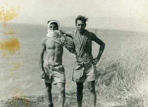 בכנרת .... יונה בלפור מימין ואברהם רווח משמאל
אברהם שהיה בפלוגה המסייעת תחת פיקודו של אבי, ג'דה, מפקד הפלוגה, וידידות קרובה נרקמה בינינו. את התמונות והמידע מסר לי בפגישותינו הרבות בביתו שבגבעתיים במהלך שנת 2013 ו 2014.