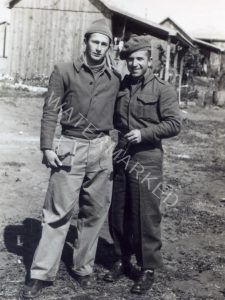מפקדת גדוד 32, גליל ים, פברואר 1948
אריה (אהרל'ה) הלוי משמאל ושבתאי ארואסטי. גד' 32 היה אחראי על הקו המזרחי מאזור חדרה בצפון עד פתח תקוה בדרום. המג"ד היה צבי גרמן וארואסטי רץ גדודי. המידע בעקבות מפגשים עם הלוי באוגוסט 2011.
