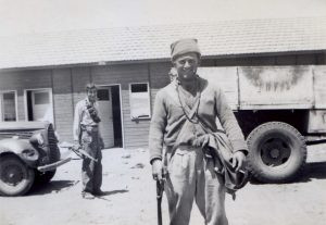 כנ"ל
יוסקה גלוזמן מהרצליה בחזית, יחזקאל אלימה מרמתיים מאחור.