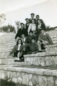 לגבי גיוסו מספר אפרים:
איש "ההגנה" רודי הגיע לבית המשפחה בפרדס חנה באישון לילה. אמו פתחה את הדלת ובקשה שלא להעיר את בנה. רודי אמר לה שבנה צריך להתייצב למחרת בעשר בבוקר בועד המושבה עם ציוד אישי לשבועים. האם עוד אמרה שהוא צריך ללכת לעבודה בבוקר (ב"מקורות") אך רודי ענה שהנושא כבר טופל.