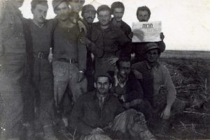 מ"כ בשם שלמה אוחז בעיתון "חרות" ....
כדי לבטא פטריוטיות של האצ"ל בגדוד. בינואר 49, תוך ערנות ותושיה בלתי רגילים, חיסלו דב והמ"פ שלו משה (מוסא) לוי, כח פשיטה מצרי שהתמקם במשלט סמוך. בארוע נוסף, תפס פטרול כיתתי חוליה של 5 קצינים גרמנים, יוצאי צבא רומל, שניסו לערוק מהכוח המצרי בכיס !