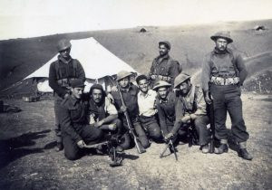 טבח "הפלוגה הדתית" (גד' 33) בעיראק אל מנשיה
פלוגה א' מגד' 35 שהיתה אמורה לפוצץ גשר כדי למנוע הגעת כוחות סיוע מצריים, התגלתה בזמן התנועה ולא עמדה במשימתה. דב מדגיש את הטרגדיה והתסכול שחש עד היום לנוכח העובדה שפלוגתו (ג') לא הופעלה כלל באותם רגעים קשים ושניתן היה לעשות יותר כדי לעצור את המשורינים המצרים.