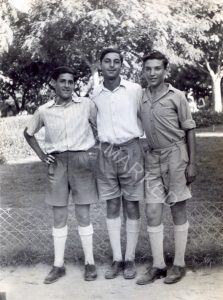 החברים (מימין) דב, נתן לדרמן ואריה רוזנבלום