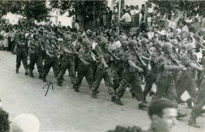 מאי 1949, "המצעד שלא סיים לצעוד"
עקב התפרצות הקהל. רחוב אלנבי בתל אביב.