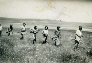 באימונים. זלמן שלישי מימין