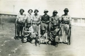 מחנה 22, מאי 48, זלמן דובין עומד משמאל