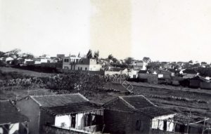כיתוב: כפר סלמה, 29.4.1948
הכפר הערבי הגדול ביותר בגוש דן שהרבה לפגוע בתושבי האזור (שכונת התקוה בעיקר) עוד מימי מאורעות 36-39.