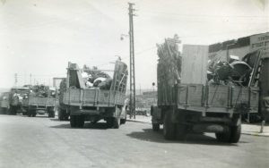 אפריל 1949, ציוד גדוד 33 מגיע לטבריה.
התמונה וזו שלאחריה צולמו ע"י חובש הגדוד, אורי נויבורגר, שתעד רבות עם מצלמתו בזמן המלחמה.