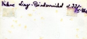 על גב התמונה: "קיבוץ לינץ, בינדרמיכל, 22 במאי 1946".