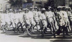 מסע ההלויה.
את מסע ההלויה לבית הקברות ברחוב טרומפלדור בתל אביב, ליוותה פלוגת נוטרים מפתח תקוה בפיקודו של אברהם שפירא.