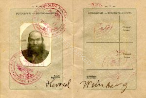 תמונת הרשל ויינברג.
ויינברג הגשים את חלומו הציוני בגיל מתקדם יחסית של 51. בתמונה נוספת בתעוד שצולמה בדיוק שנה לאחר עלותו ארצה, נראה ויינברג עובד עם משפחתו בשדה, ואולם הוא נפטר זמן קצר לאחר מכן !