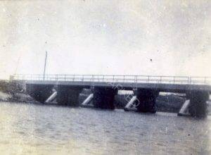 1946, הגשר מעל לירקון ליד השפך לים.